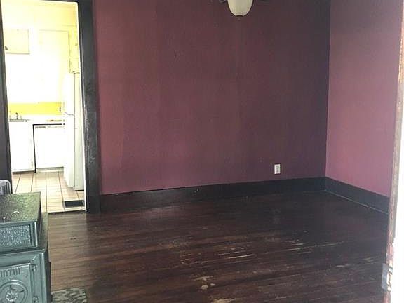 2nd image of 324 Hill Ave