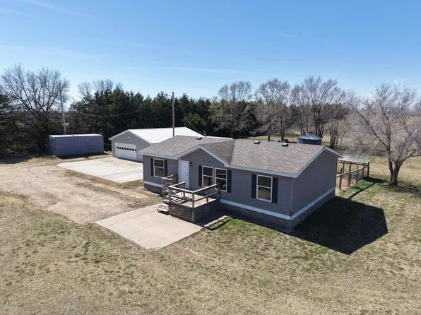 709 N 190th Rd, Bennington, KS 67422