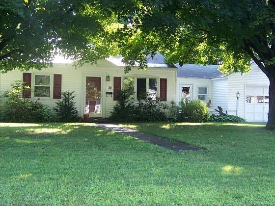 1st image of 38 Hillcrest Ave