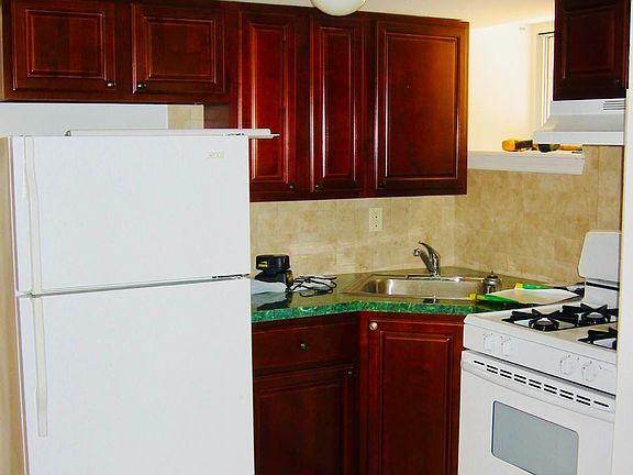 5th image of 2115 35th St #1