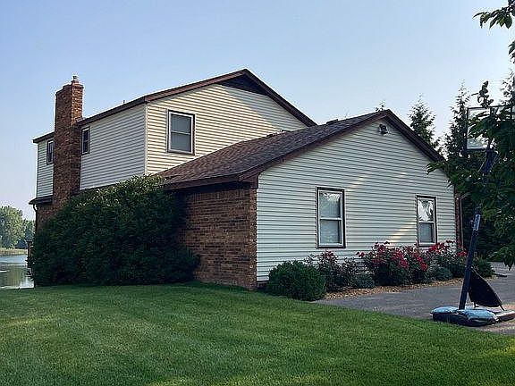 2nd image of 1800 Harwood Dr