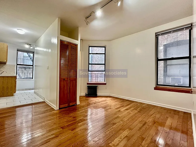 3133 Broadway #10 — Photo 3
