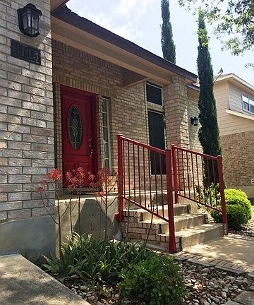 2nd image of 6115 Oakwood Trl