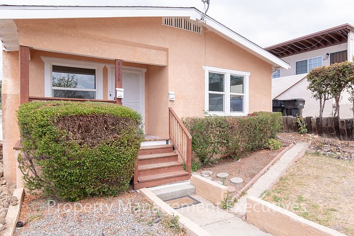 1st image of 4238 Winona Ave