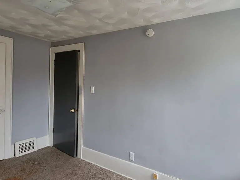 1055 Valdes Ave — Photo 2