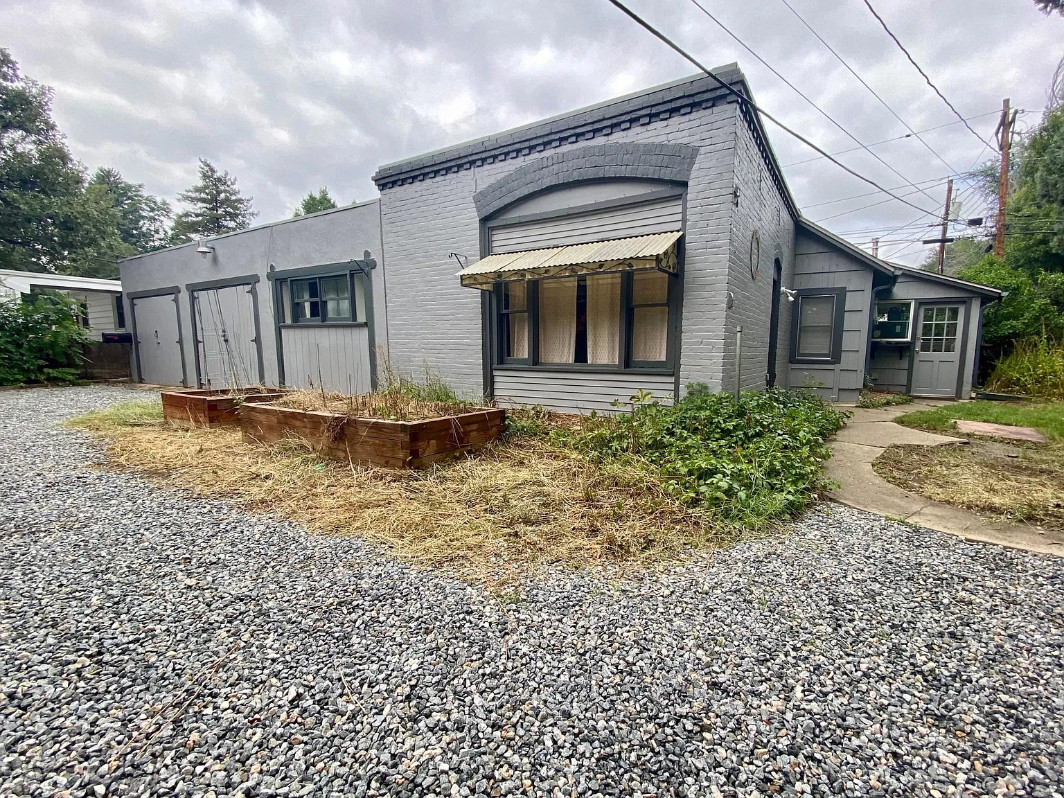 3 bed, 1054 sqft, $2,000 — Photo 2