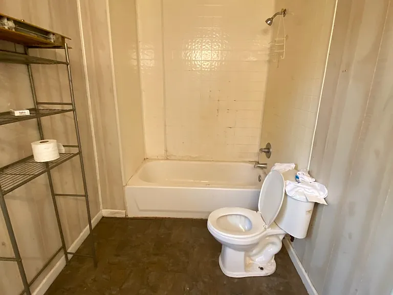 904 Eastland Ave — Photo 8