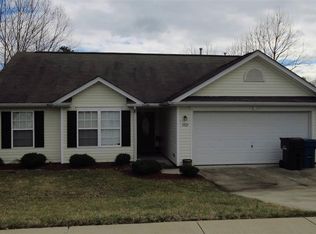 1923 9th Street Dr SE, Hickory, NC 28602