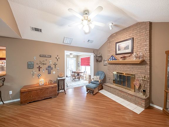 4th image of 2100 Westwind Dr