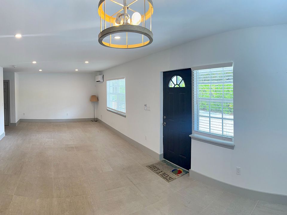 1st image of 2836 Bayview Dr #B