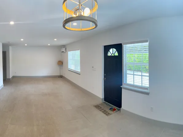 2836 Bayview Dr #B, Naples, FL 34112