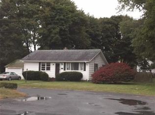 4 Fairfield St, Acushnet, MA 02743