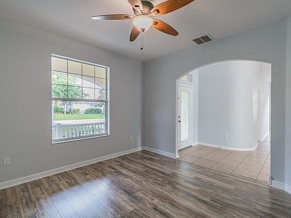 5th image of 15946 Leatherleaf Ln