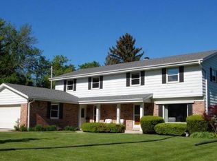 1140 N 116th St, Wauwatosa, WI 53226