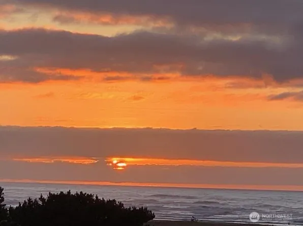 304 14th Street NW #208, Long Beach, WA 98631