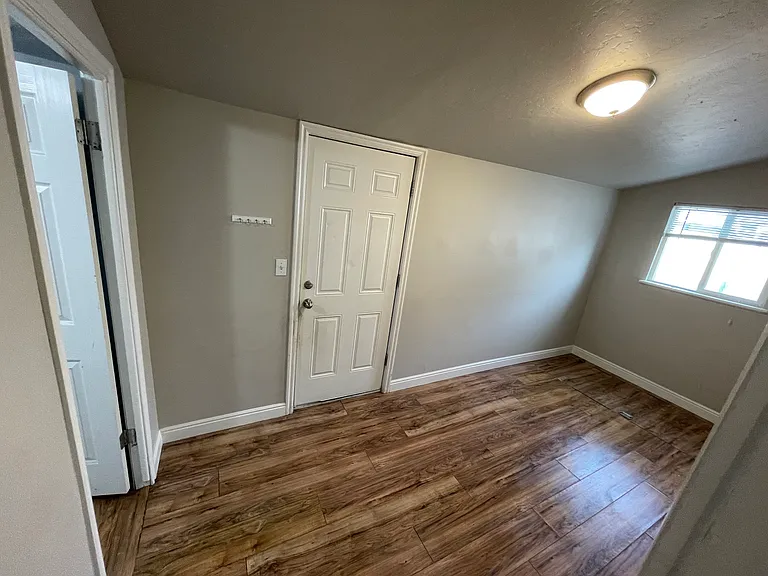 2429 B Ave — Photo 9