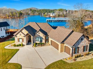 365 Pineberry Dr, Vonore, TN 37885