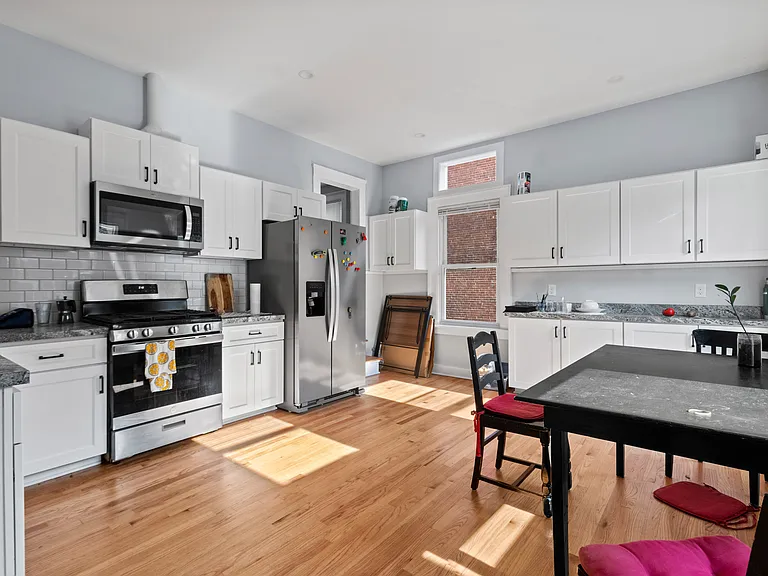 20 Pearl St #2 — Photo 5