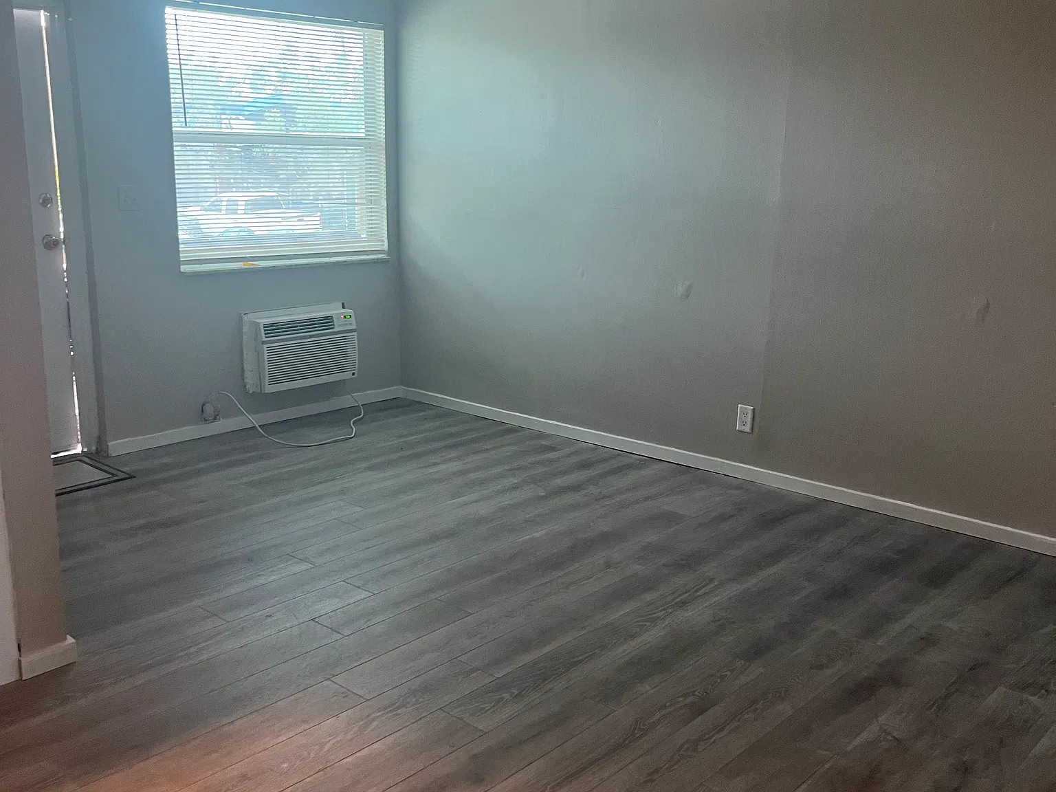 1 bed, 400 sqft, $1,400 — Photo 3