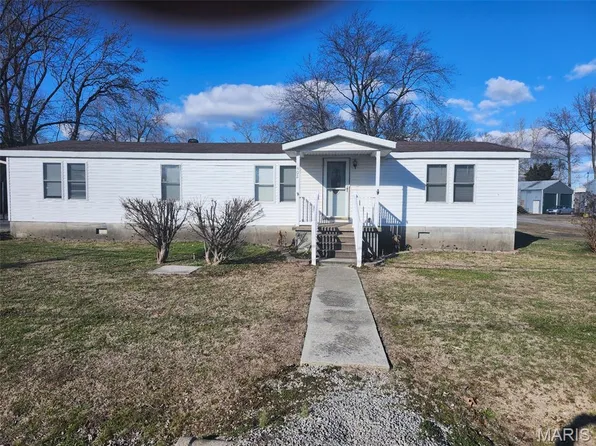 402 Pine, Willisville, IL 62997