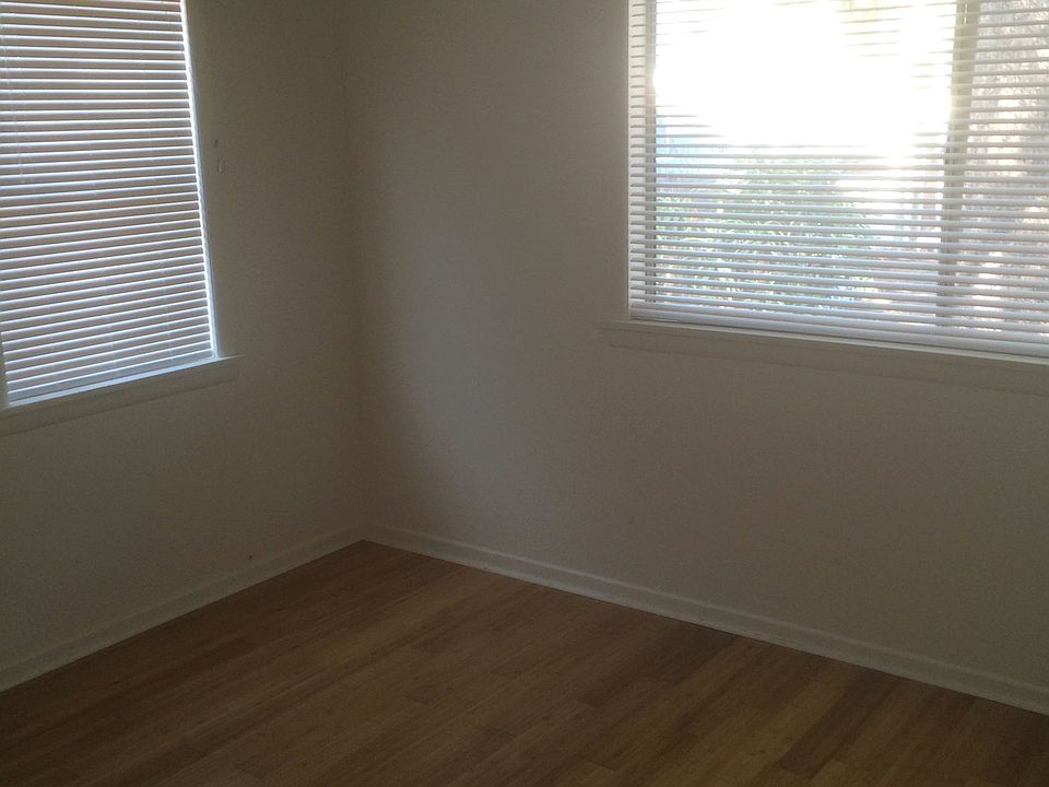 2nd image of 10539 Woodward Ave