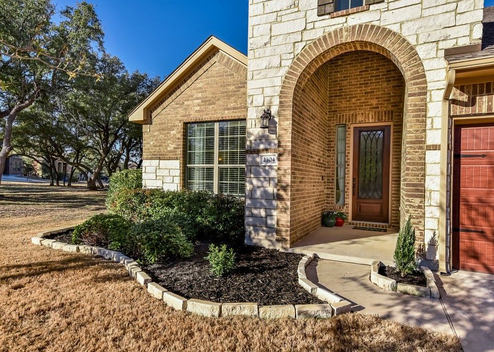1st image of 2304 Lookout Knoll Dr