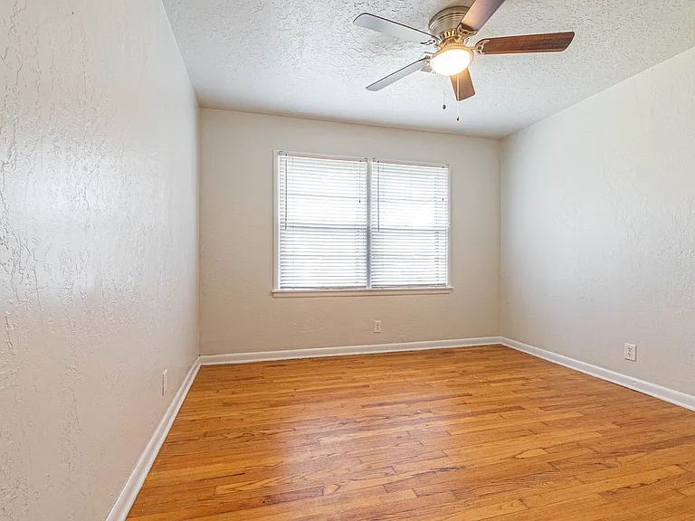1510 Huntington Way — Photo 24