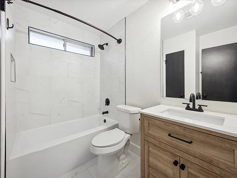 211 N Blue Ridge Pkwy — Photo 18