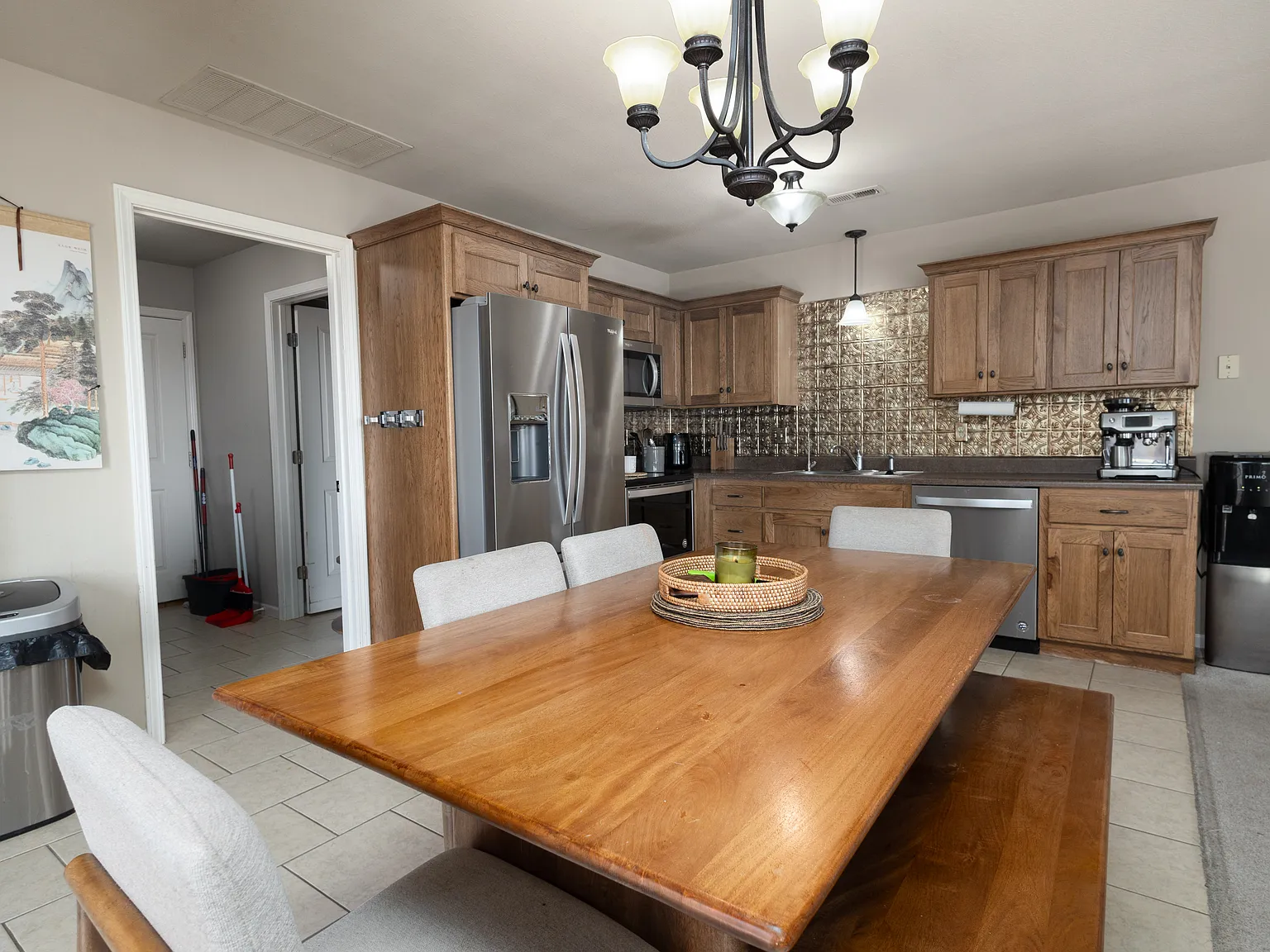 3 bed, 2.5 bath, 2000 sqft, $1,800 — Photo 4