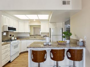 1301 Canyonwood Ct APT 8, Walnut Creek, CA 94595