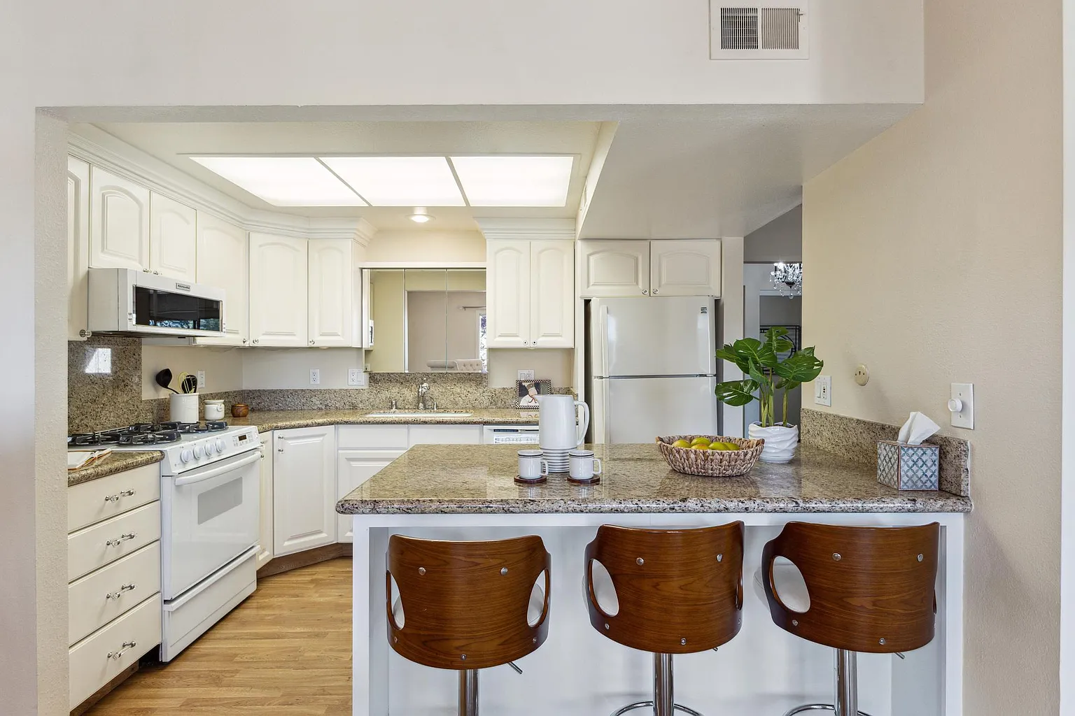1301 Canyonwood Ct APT 8 photo 1
