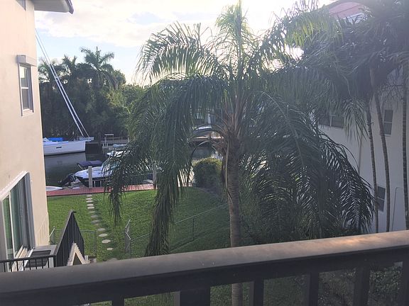4th image of 6815 Edgewater Dr APT 209