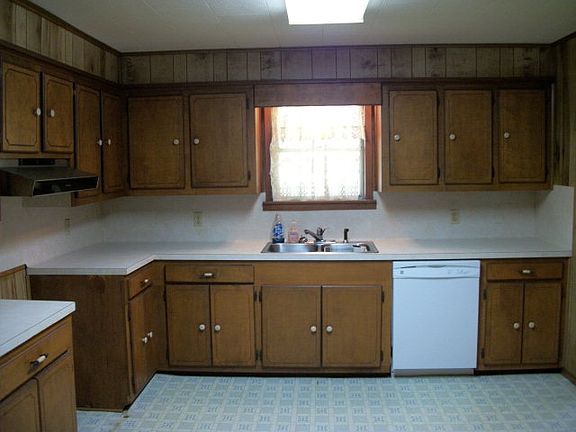 3rd image of 104 Avenue H