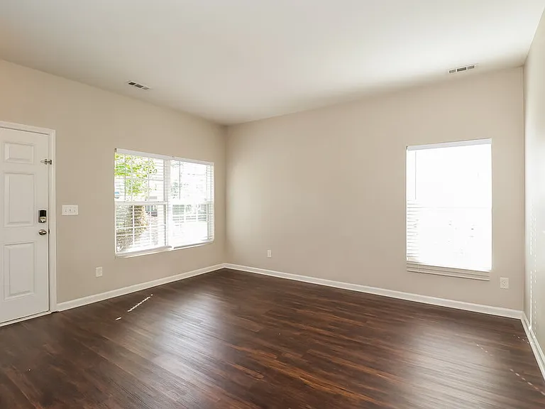 114 Farmers Folly Dr — Photo 9