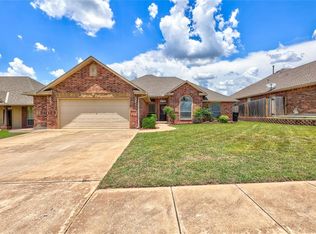 3305 SE 33rd St, Moore, OK 73165