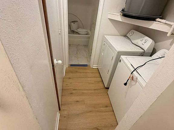5th image of 1138 Gilmore Ave #1138