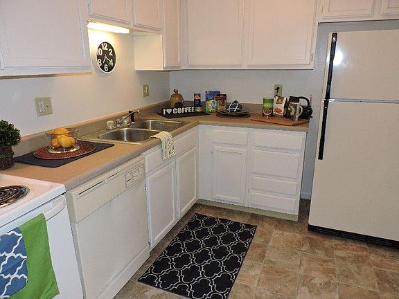 5th image of 8062 Egret Ln APT H
