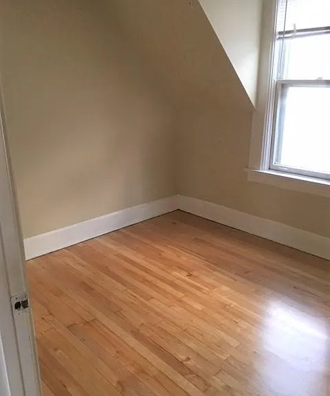 1911 W Eddy St #3 — Photo 11