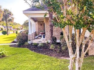 106 Huntington Dr, Headland, AL 36345