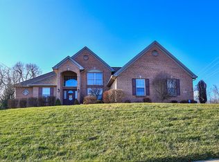 24653 Park Place Estates Dr, Lawrenceburg, IN 47025