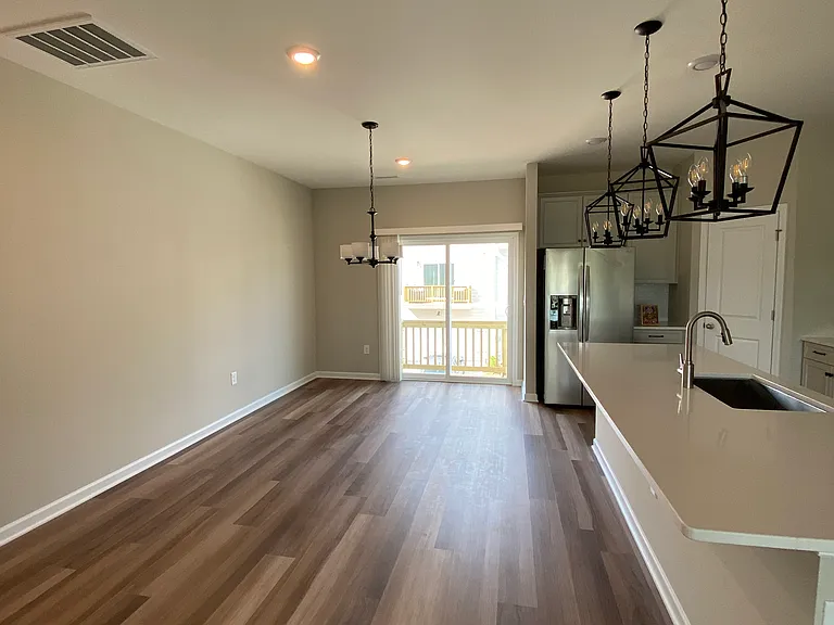 221 Adobe Pl — Photo 8