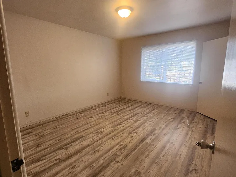 2518 Wyoming Blvd NE — Photo 6