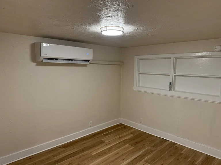 Iron Springs Apartments — Photo 14