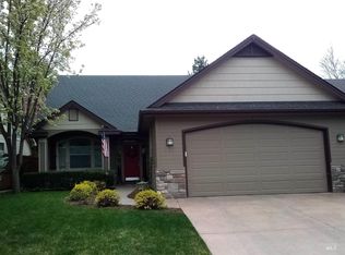 915 E Thunderbird Ct, Eagle, ID 83616