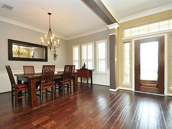 3rd image of 810 Hollington Way