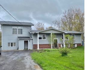 4240 Mapleton Rd, Lockport, NY 14094