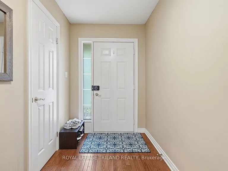 600 Hyde Park Rd #127 — Photo 5
