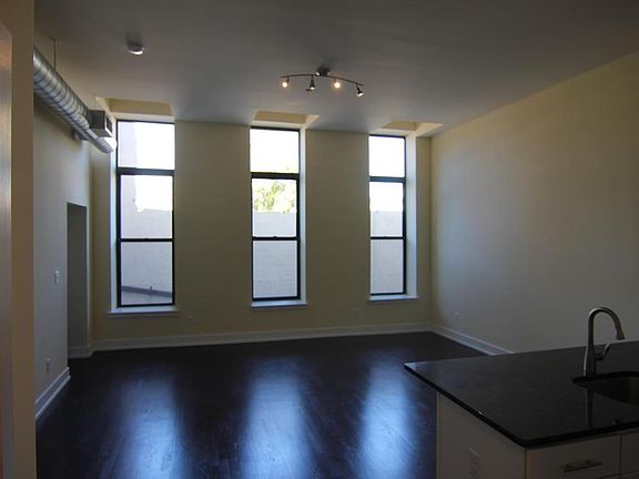 4th image of 105 N 2nd St #X01