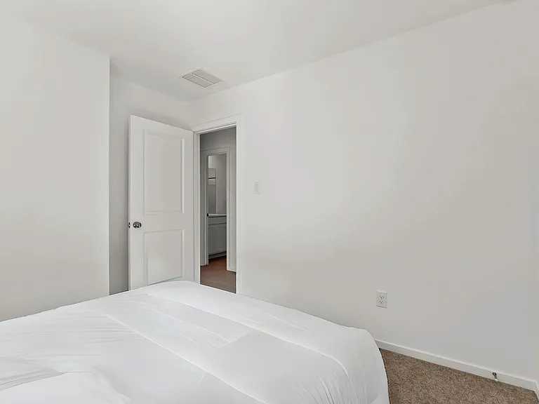 1527 Tiptop Mdw — Photo 15