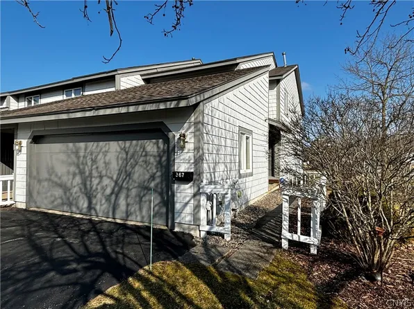 367 Summerhaven Dr N, East Syracuse, NY 13057
